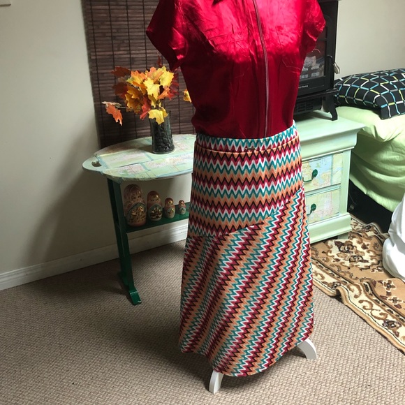 Asymmeyrical skirt - Picture 2 of 3